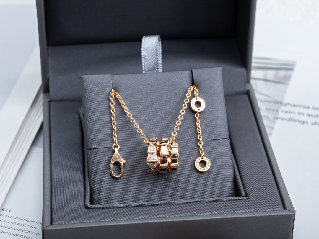 SERPENTI PINK GOLD NECKALCE DIAMOND