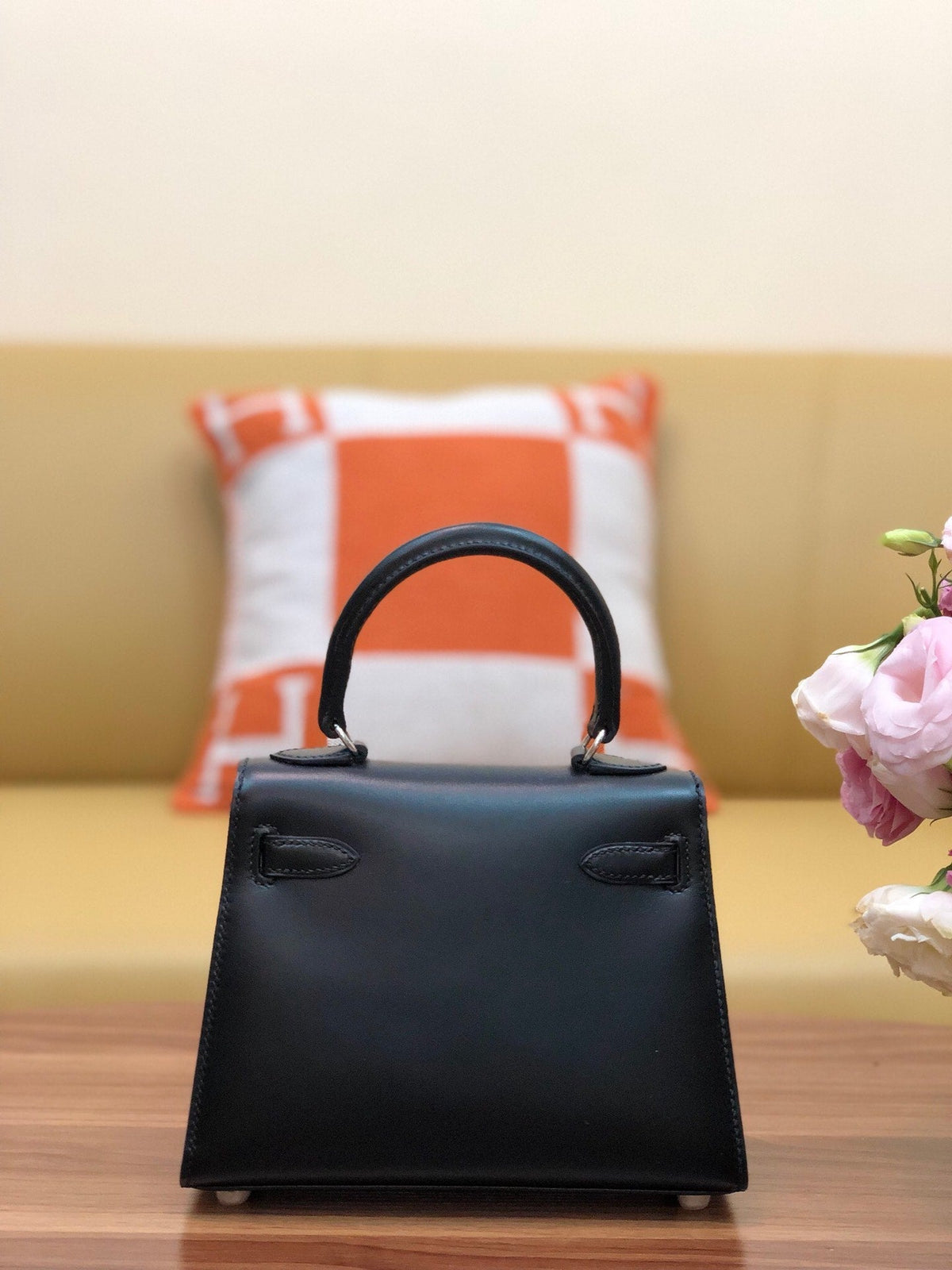 KELLY MINI 20 BAG IN BLACK SMOOTH CALFSKIN WITH SILVER HARDWARE