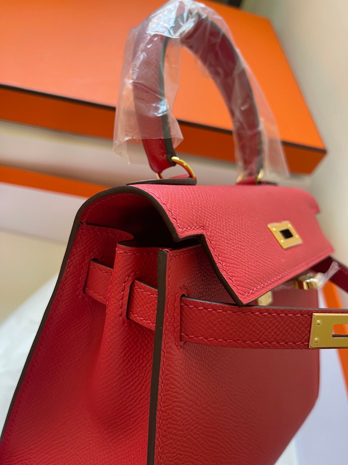 KELLY MINI 20 BAG IN RUBY RED CALFSKIN WITH GOLD HARDWARE