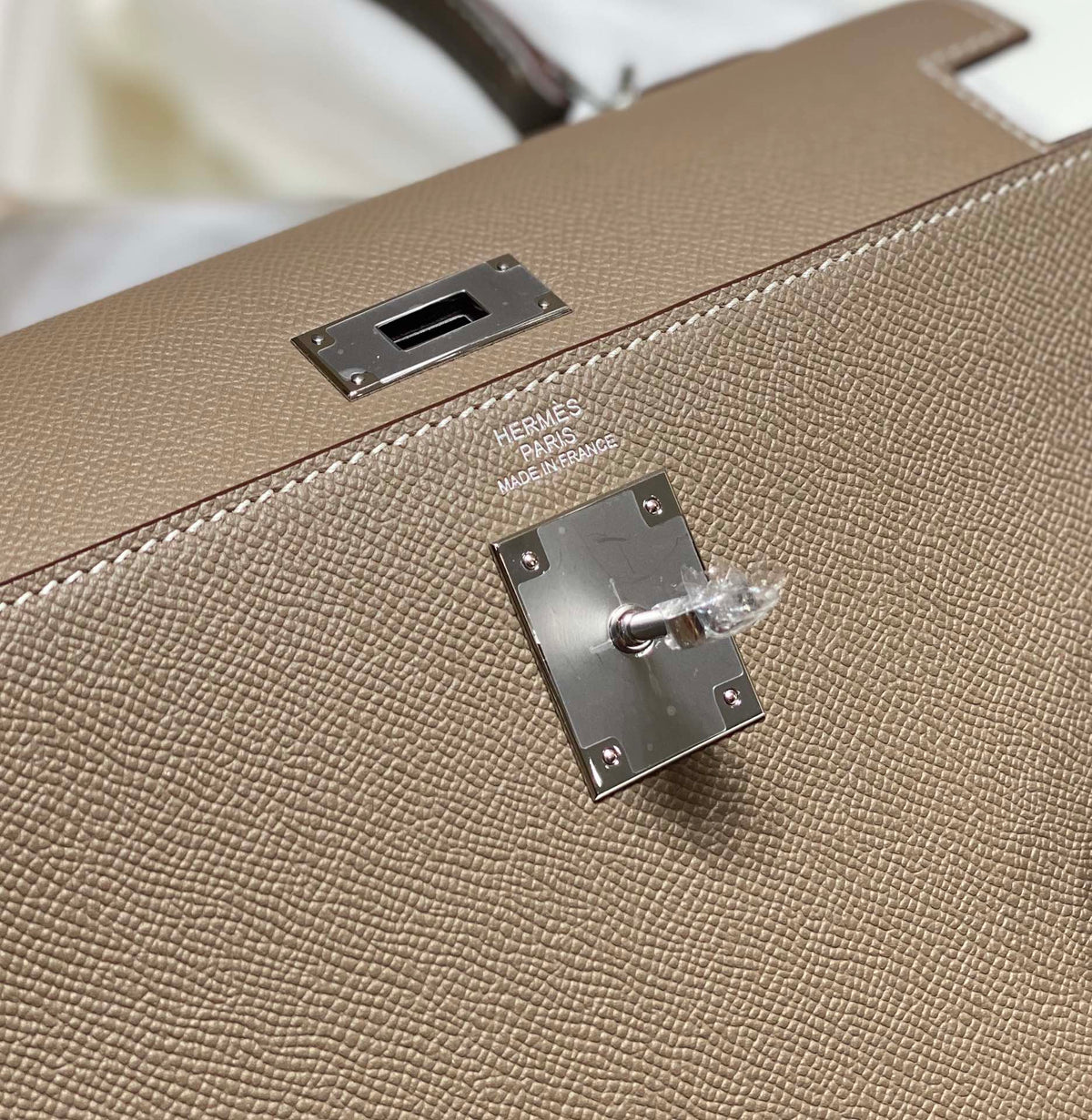 KELLY 28CM IN ETOUPE EPSOM CALFSKIN SLIVER HARDWARE