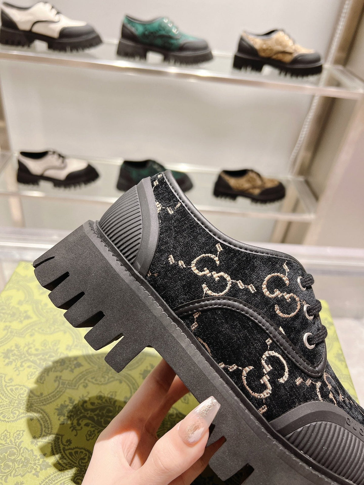 GUCCI 26S LACE-UP SHOES IN BLACK VELVET WITH GG LOGO PATTERN