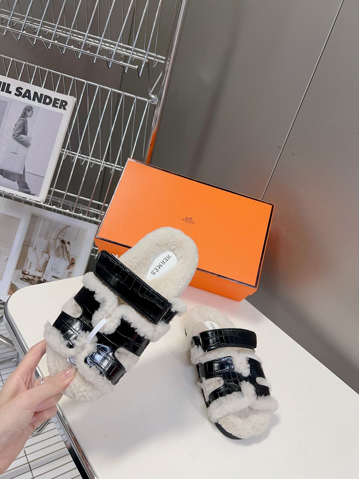 HM 26S SANDAL IN WHITE WOOL AND BLACK CROCODILE PRINTED LEATHER