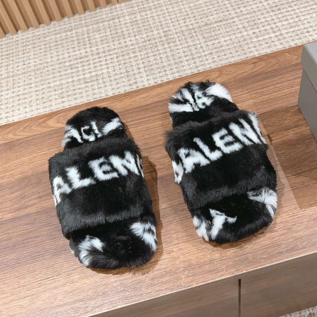 LAMB WOOL SLIPPER BLACK AND WHITE