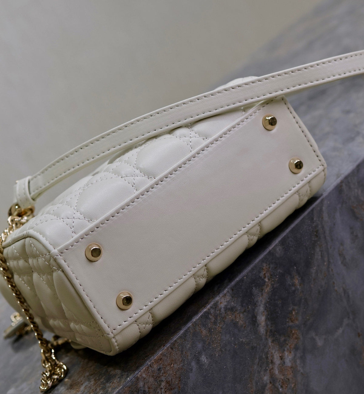 MINI LADY BAG 17 IN WHITE QUILTED MACROCANNAGE CALFSKIN BLACK STRAP