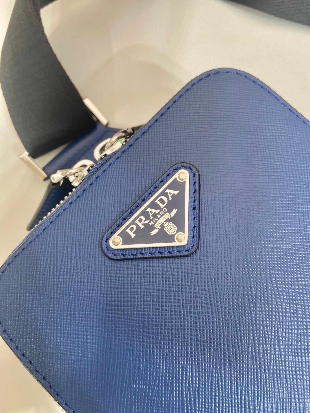 CHEST BAG 20 IN CLASSIC BLUE SAFFIANO LEATHER