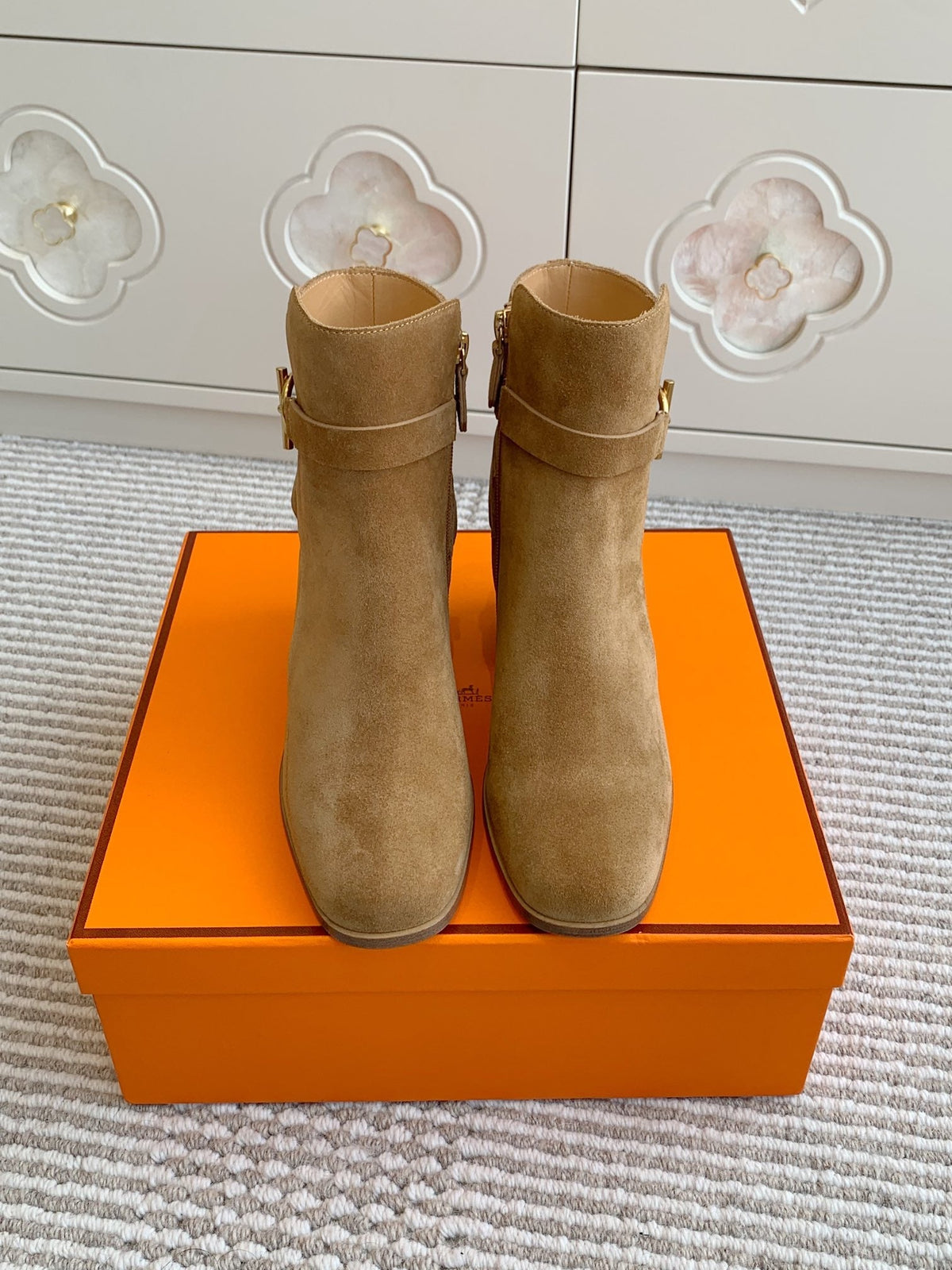 HM 25S ANKLE BOOTS 50 MM IN BROWN SUEDE WITH GOLD HARDWARE