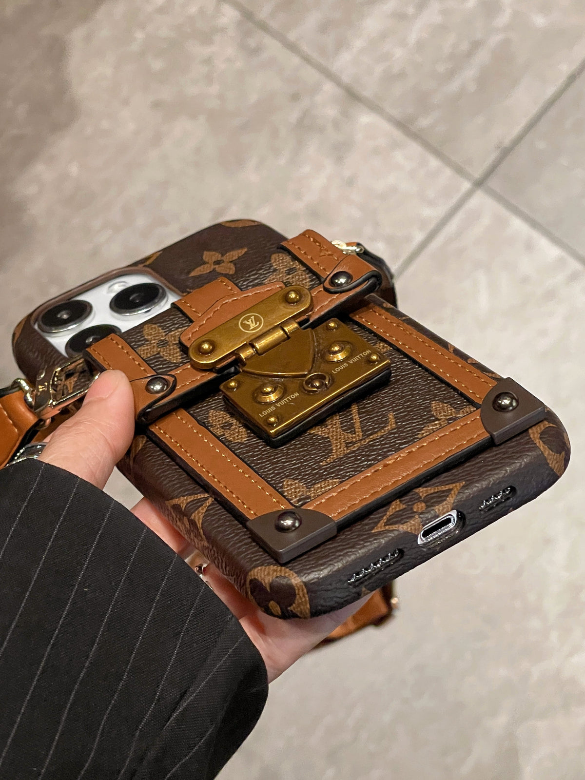 Luxury Card Holder Chain iPhone Case mysite