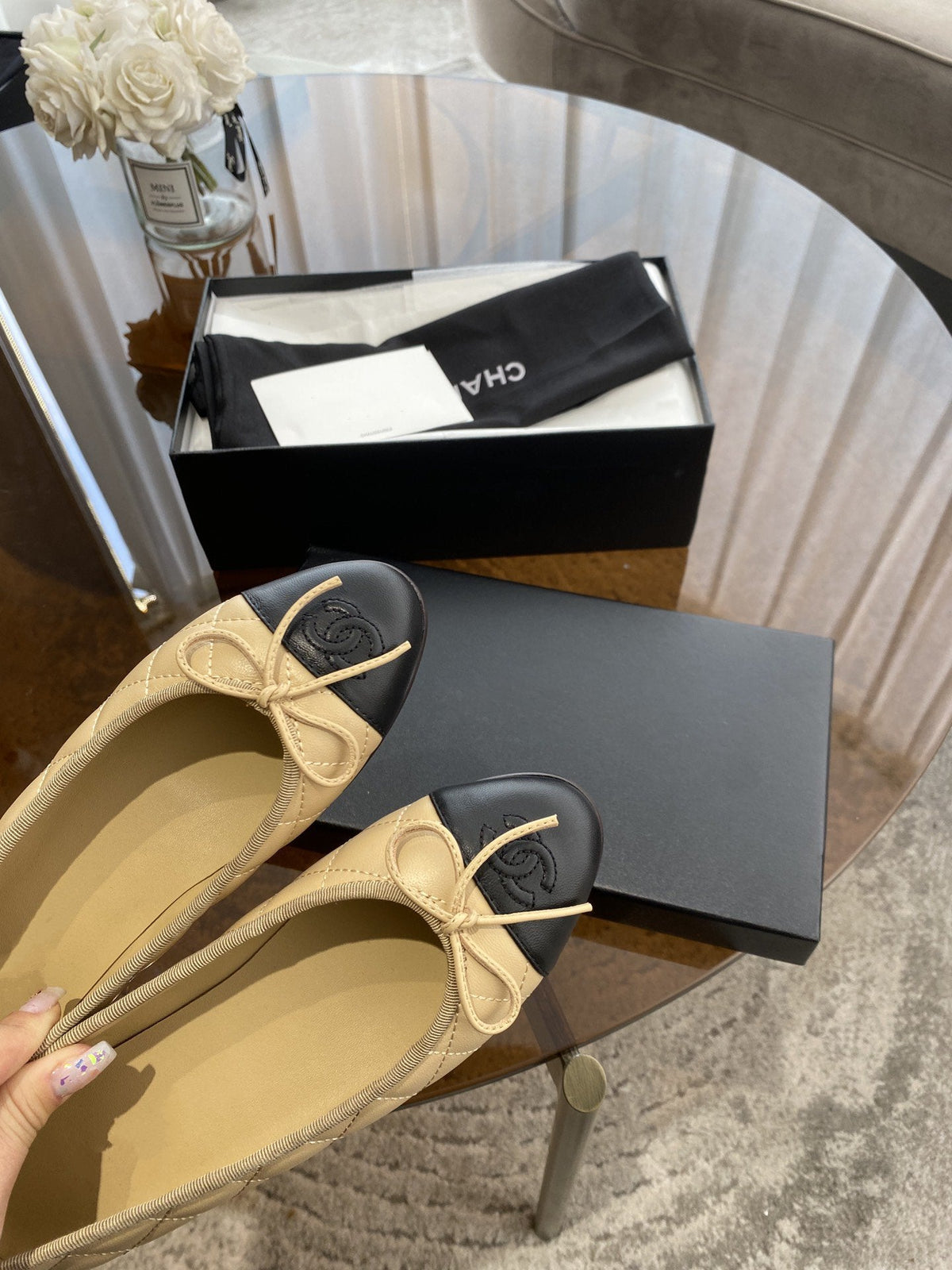 BALLET FLATS BEIGE BLACK QUILTED LAMBSKIN