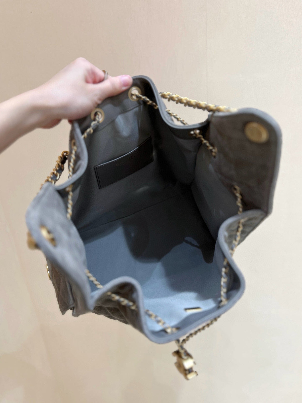 CC 25 HANDBAG IN GRAY 40 SUEDE CALFSKIN GOLD HARDWARE