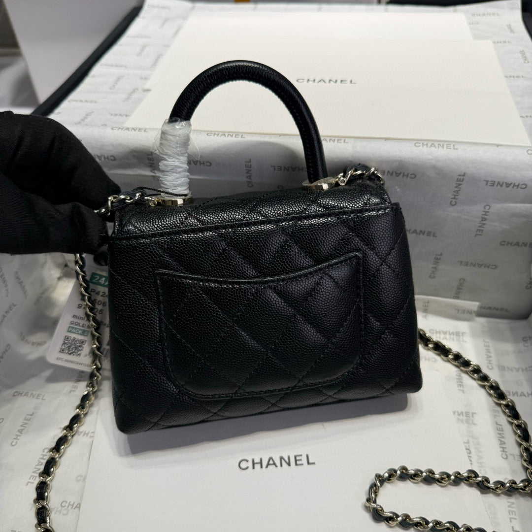 MINI FLAP BAG 14 IN BLACK GRAINED CALFSKIN GOLD HARDWARE