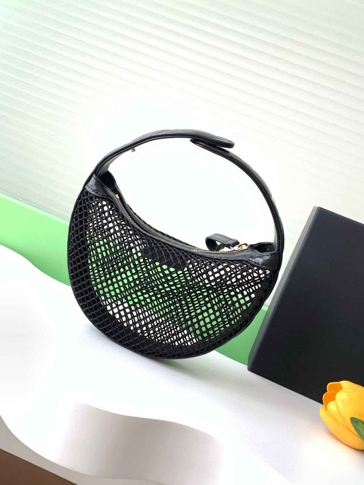 CC 25S POUCH IN BLACK LAMBSKIN WITH MESH GOLD HARDWARE