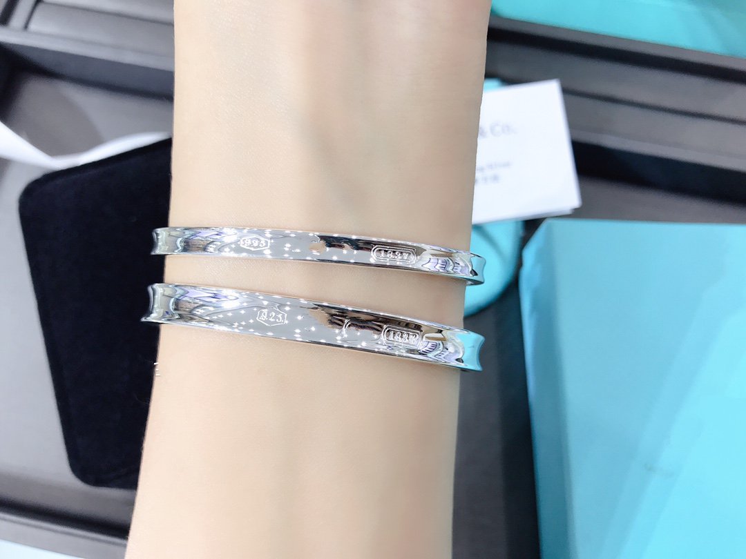1837 CUFF IN SILVER NARROW