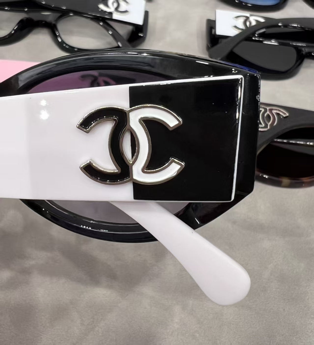 Fashion Sunglasses—5525s-sss62