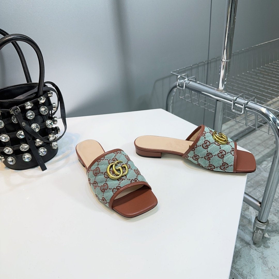 GG MATELASSÉ CANVAS SLIDES LIGHT GREEN