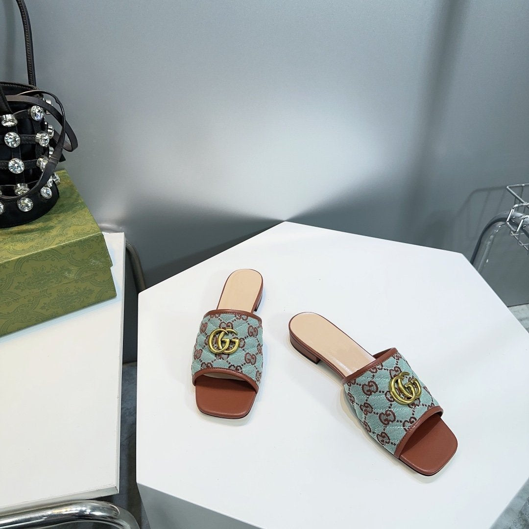 GG MATELASSÉ CANVAS SLIDES LIGHT GREEN