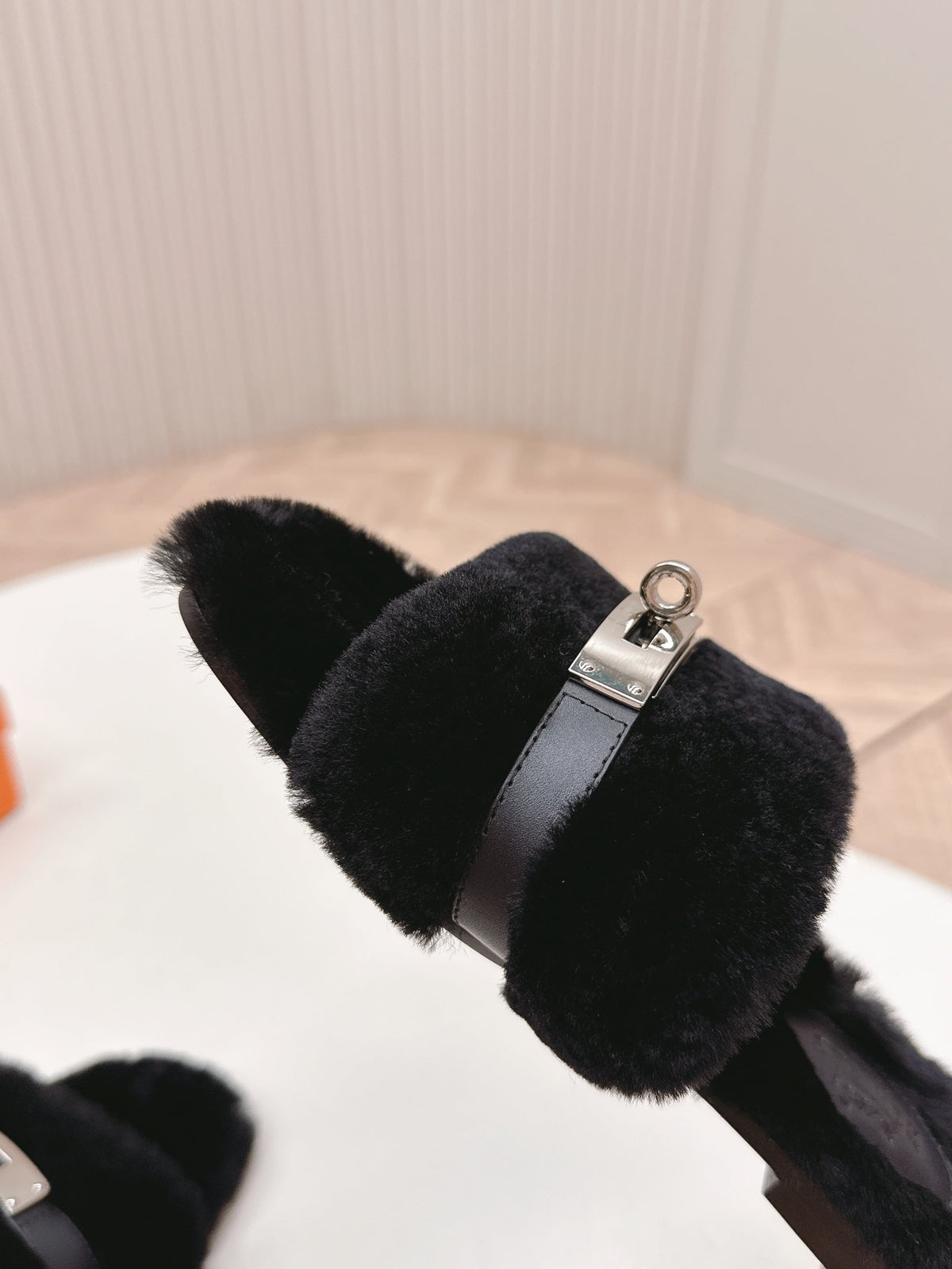HM 25S ORAN SANDAL IN BLACK SHEARLING WITH SILVER HARDWARE