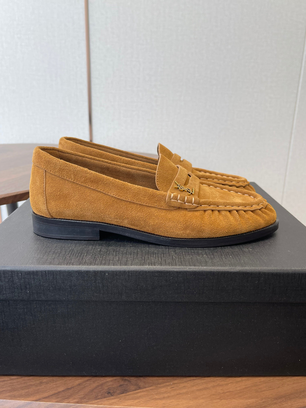 YSL 26S LOAFER IN CAMEL BROWN SUEDE