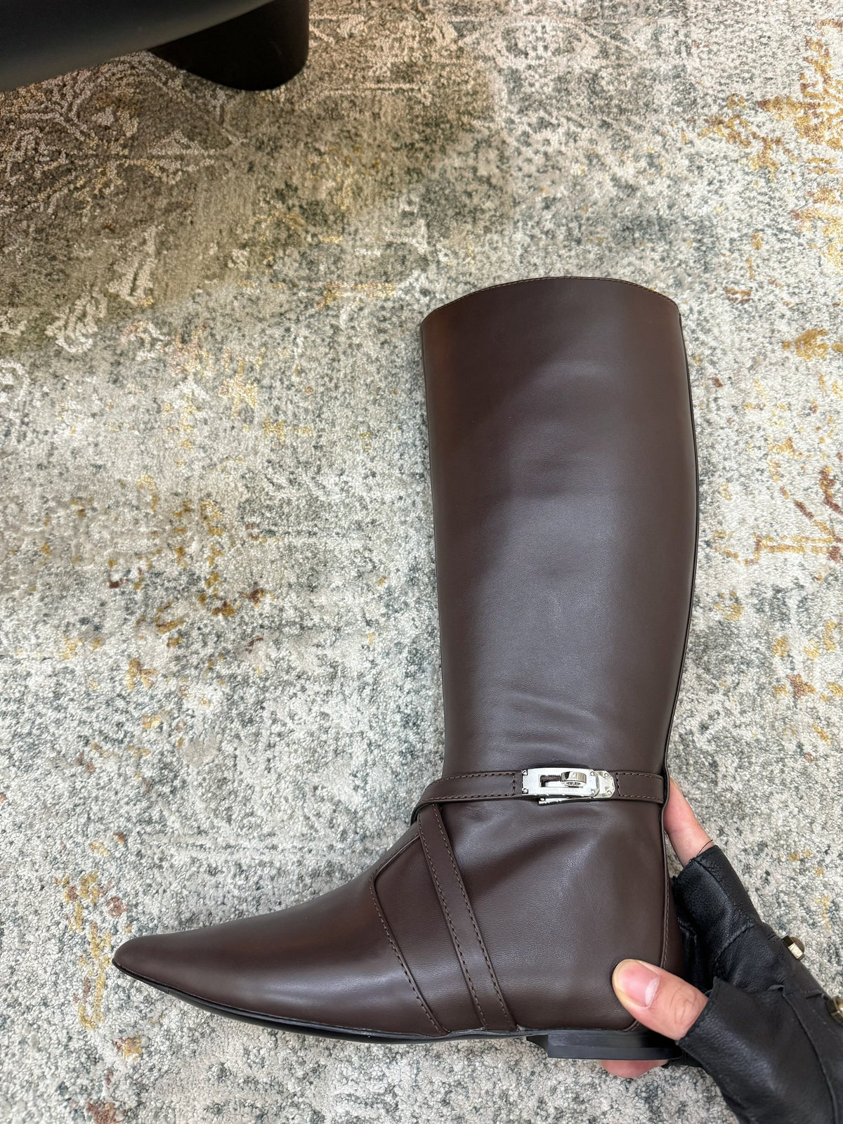 HM 26S FLAT KNEE-HIGH BOOTS IN DARK BROWN CALFSKIN