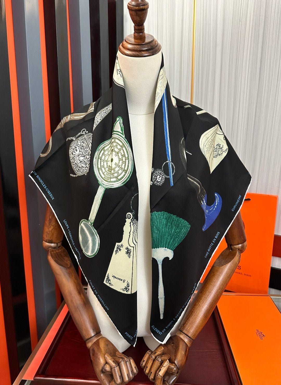 HERMES 26S SCARF 90 IN SILK 492530