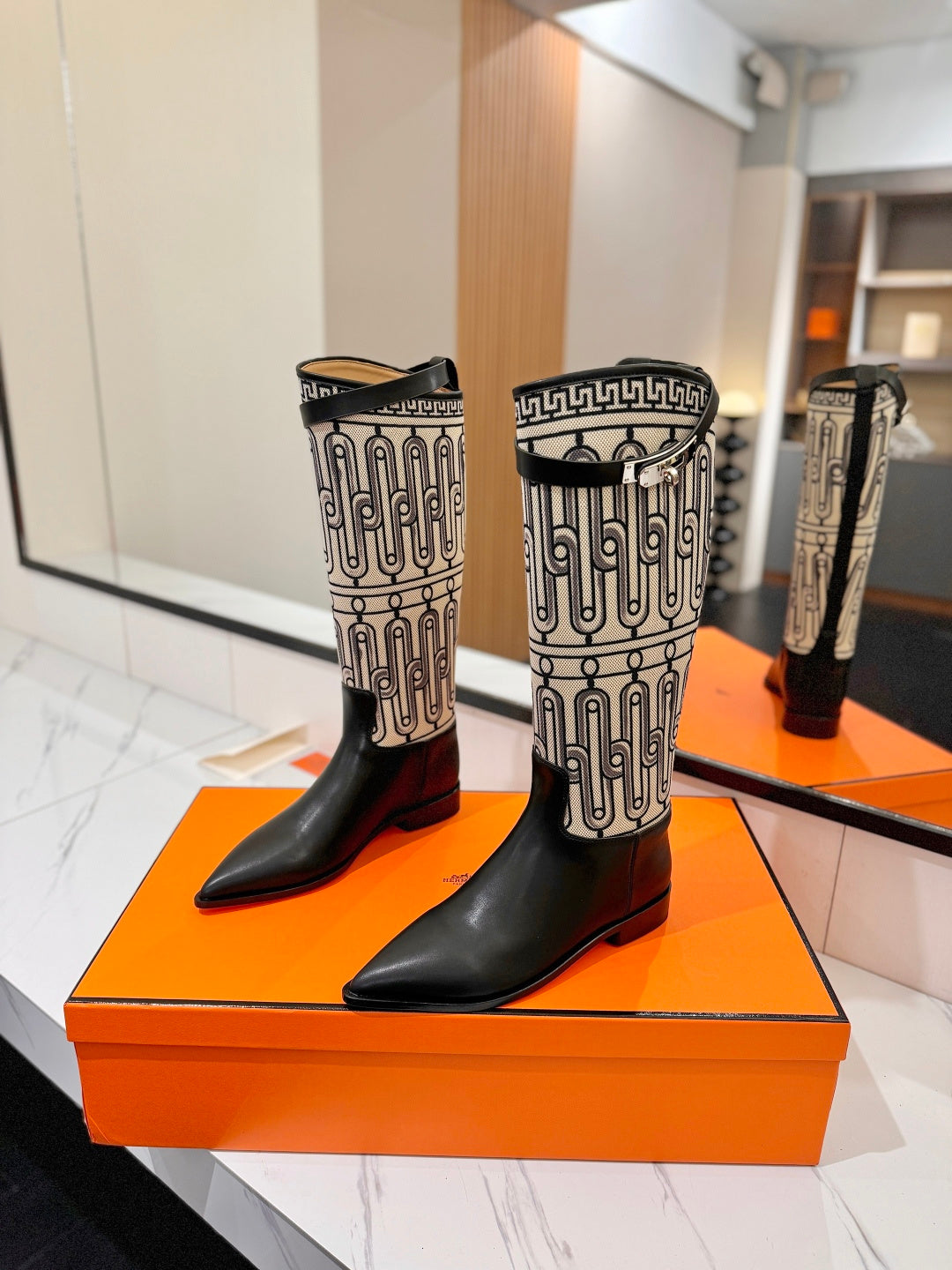 HM 26S JUMPING BOOTS IN BLACK CALFSKIN AND BEIGE CANVAS