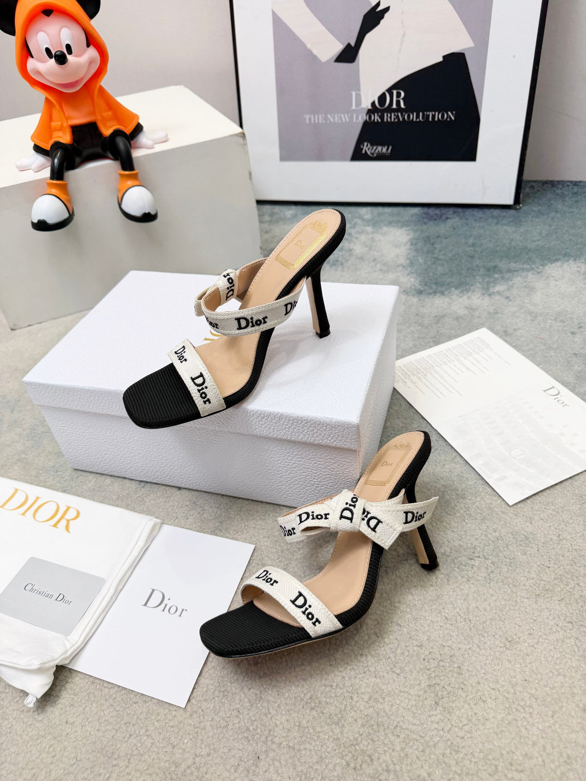 DIOR 26S HEELED SANDAL 95MM IN BLACK AND WHITE WITH J'ADIOR STRAPS CANVAS
