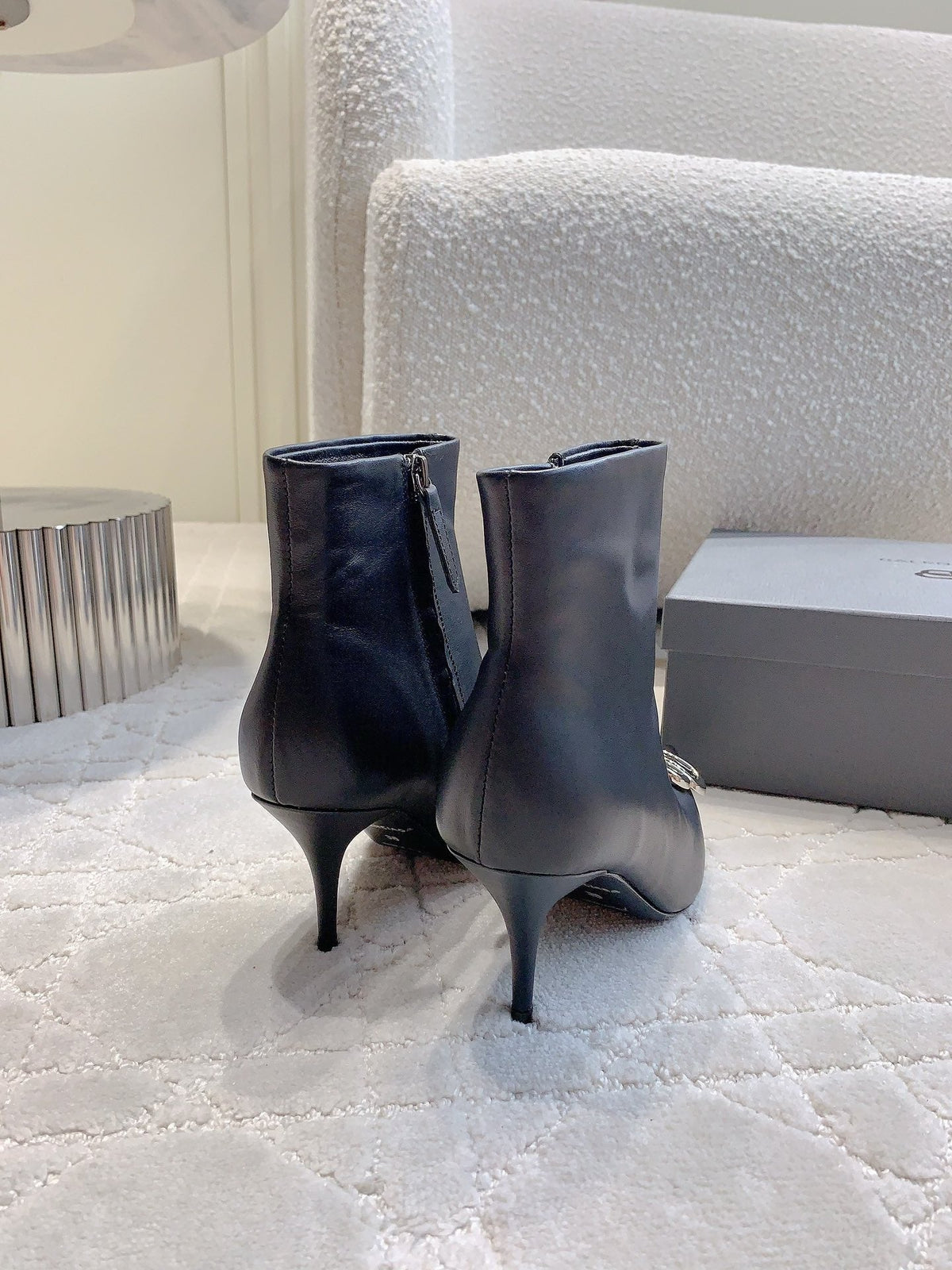 POINTED-TOE HIGH HEEL BOOTS IN BLACK SMOOTH LAMBSKIN