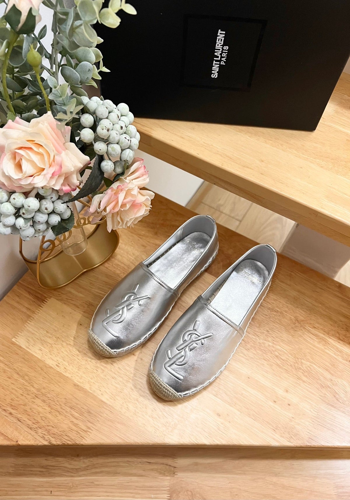 SL YVES EMBOSSED LOGO SLIP ON SILVER CALFSKIN