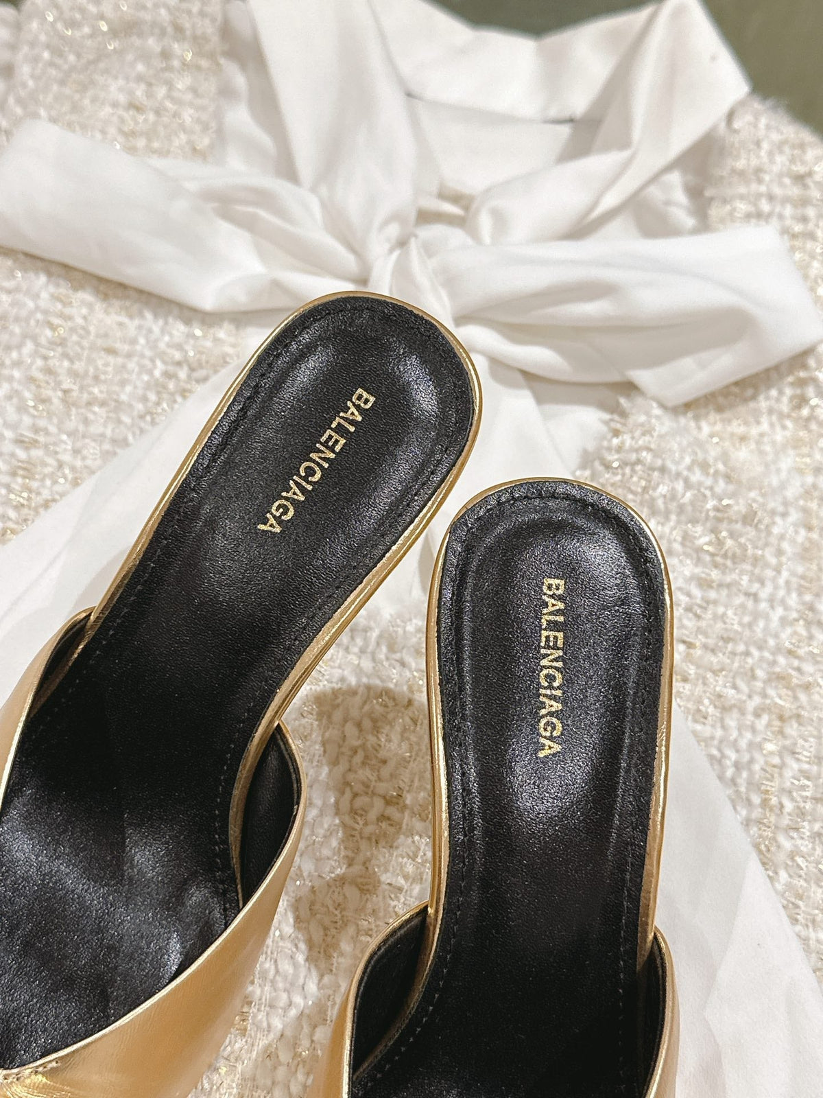 POINTED BB GOLD BUCKLE HIGH MULES IN GOLD METALLIC CALFSKIN