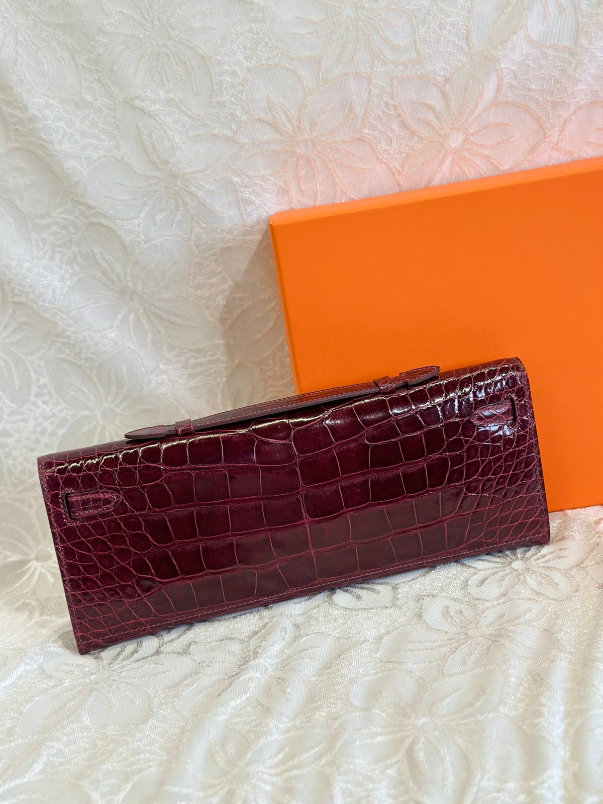 KELLY CUT 31 IN SANGRIA PURPLE SHINNY ALLIGATOR LEATHER WITH SILVER HARDWARE