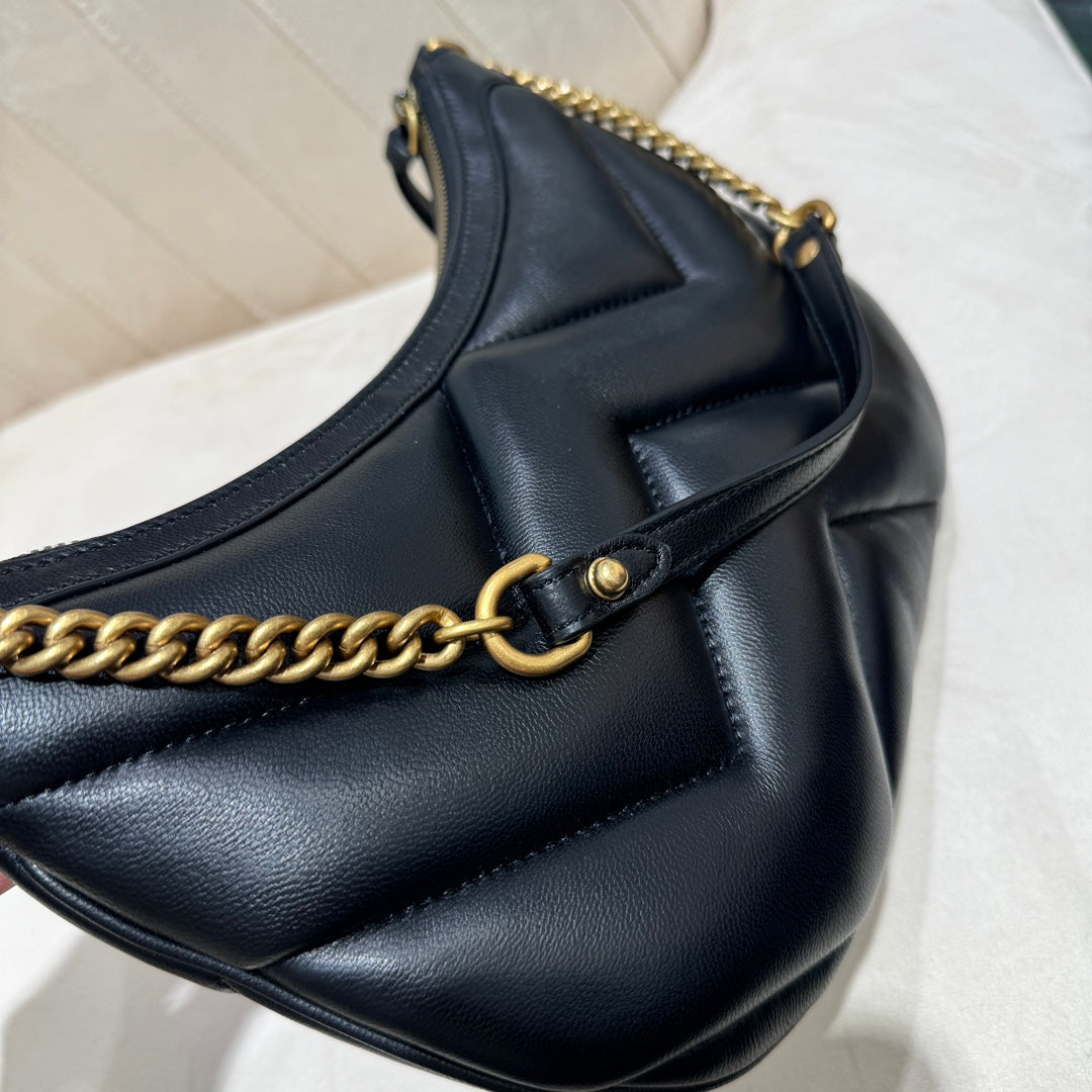 GG SMALL 26 MARMONT BAG IN BLACK CALFSKIN