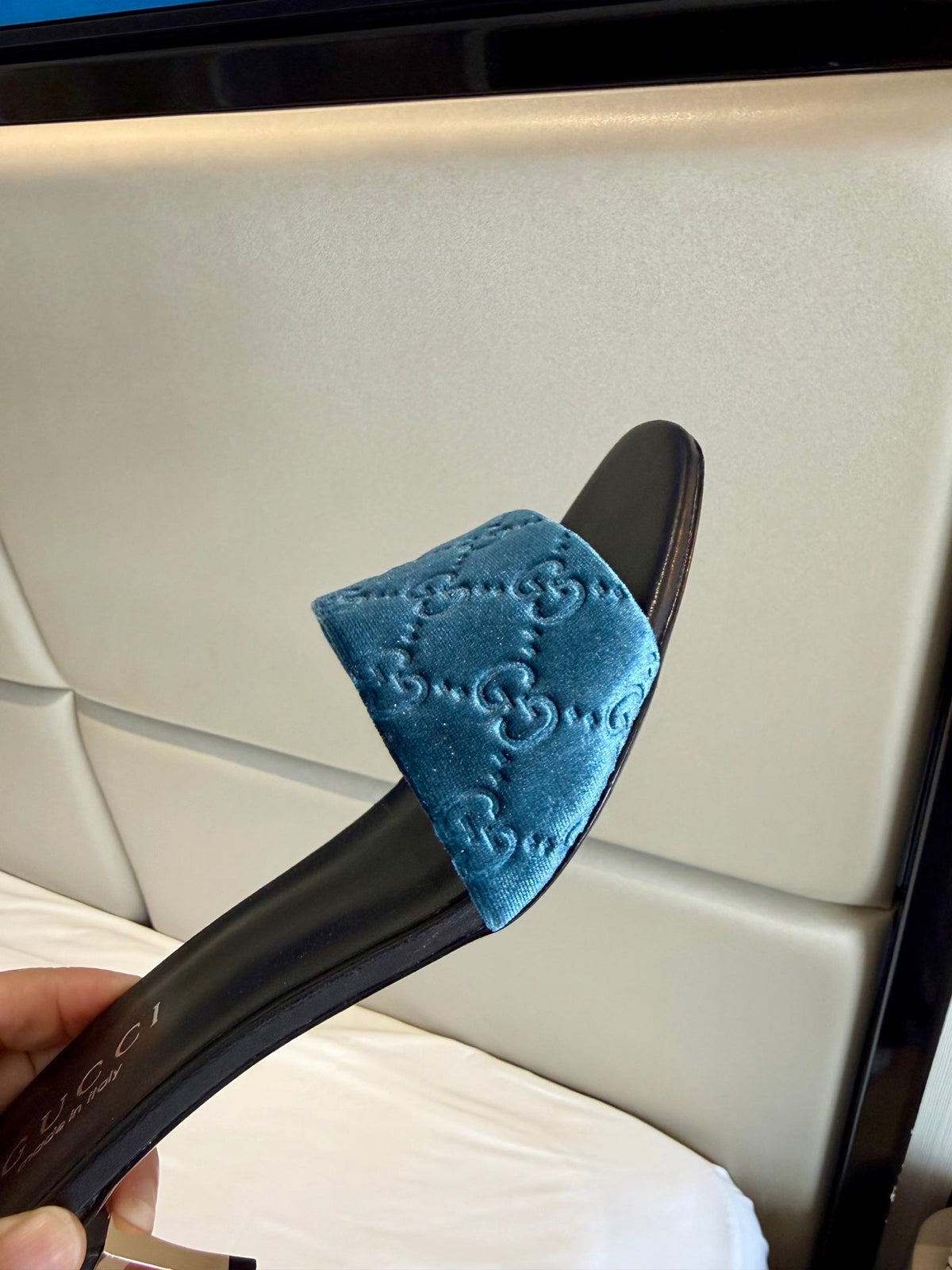 GUCCI 26S SLIDE SANDALS 55 MM IN DUSTY BLUE VELVET