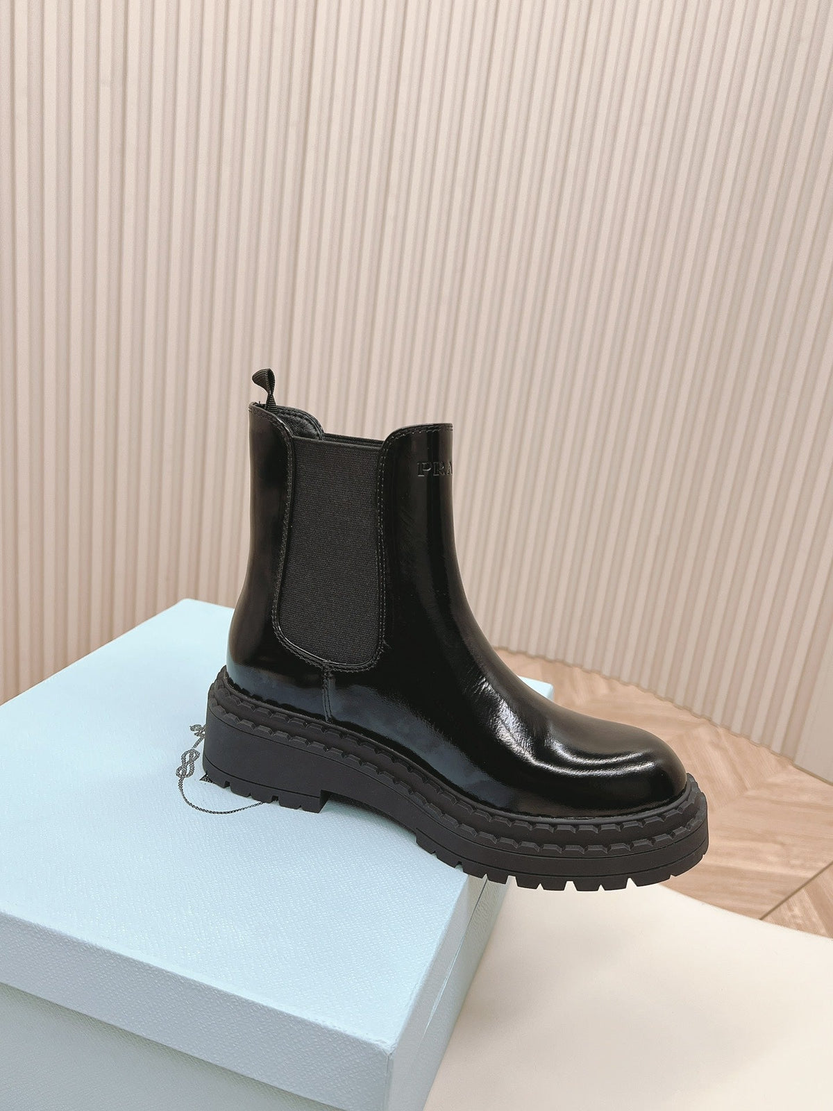 PRA BRUSHED BOOTIES GLOSSY BLACK CALFSKIN