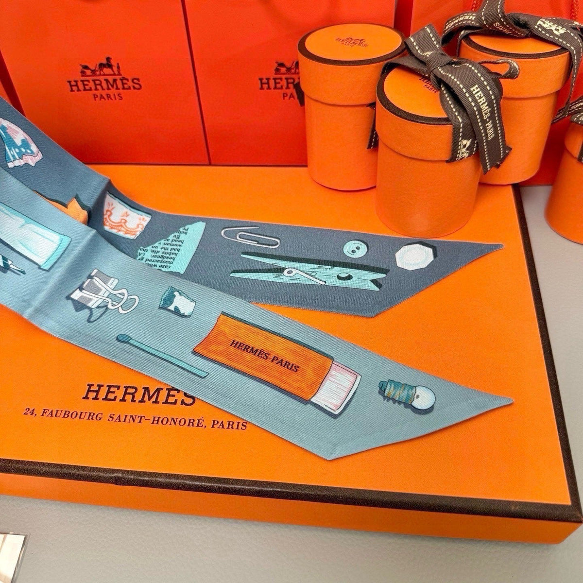 HERMES 26S TWILLY SCARF 86 IN SILK 498641