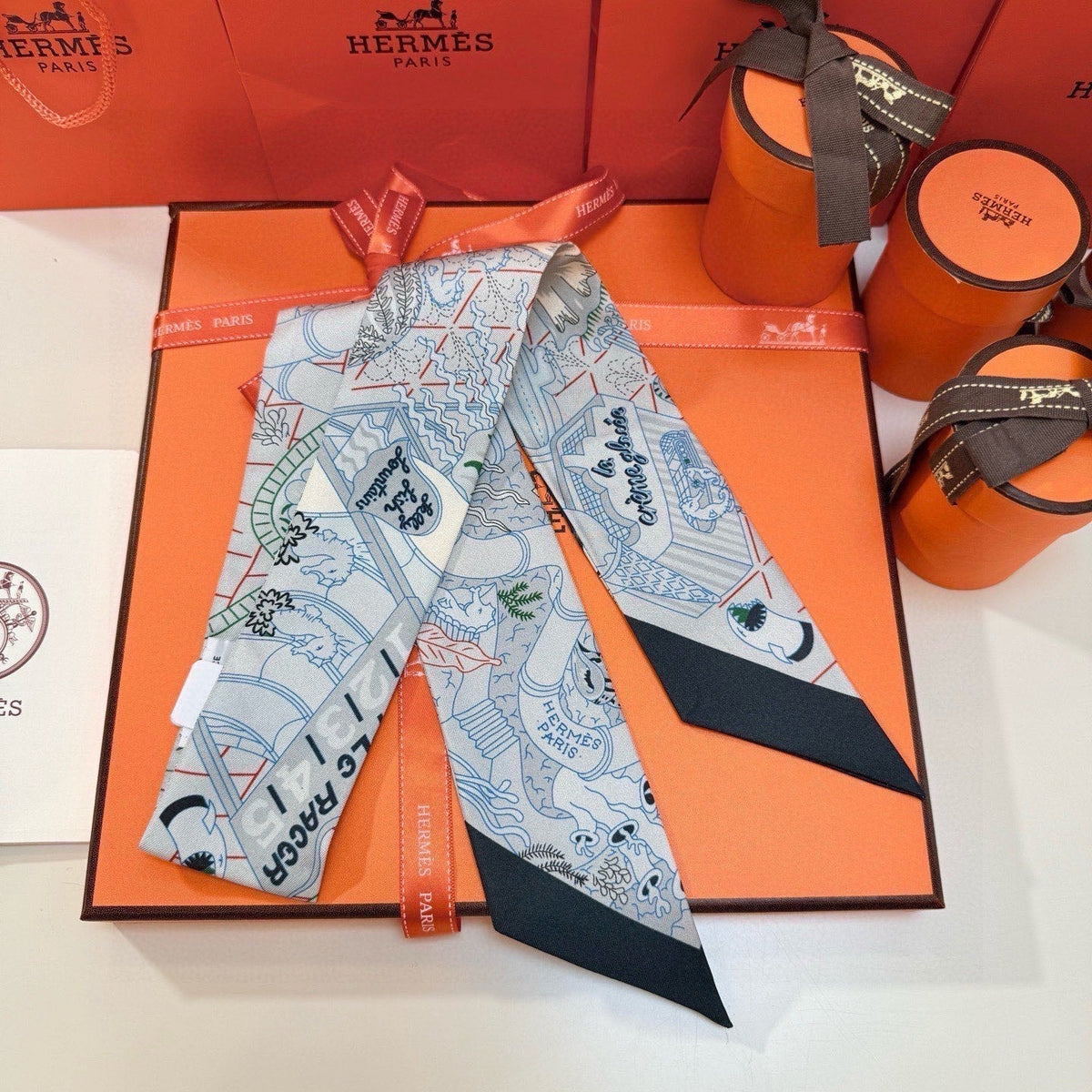 HERMES 26S TWILLY SCARF 86 IN SILK 492608