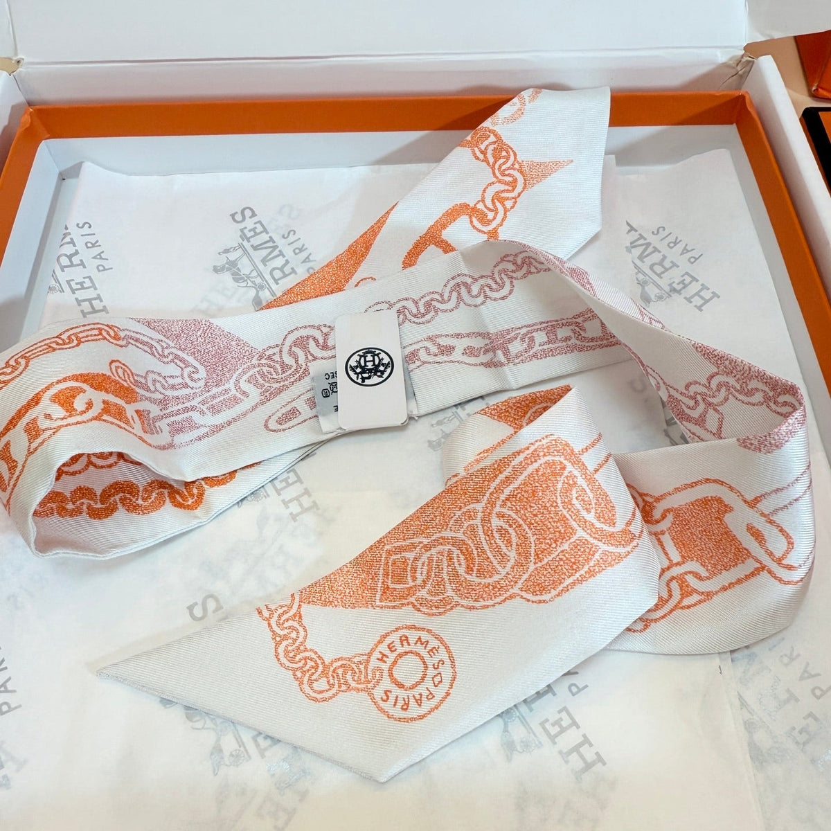 HERMES 26S TWILLY SCARF 86 IN SILK 492626
