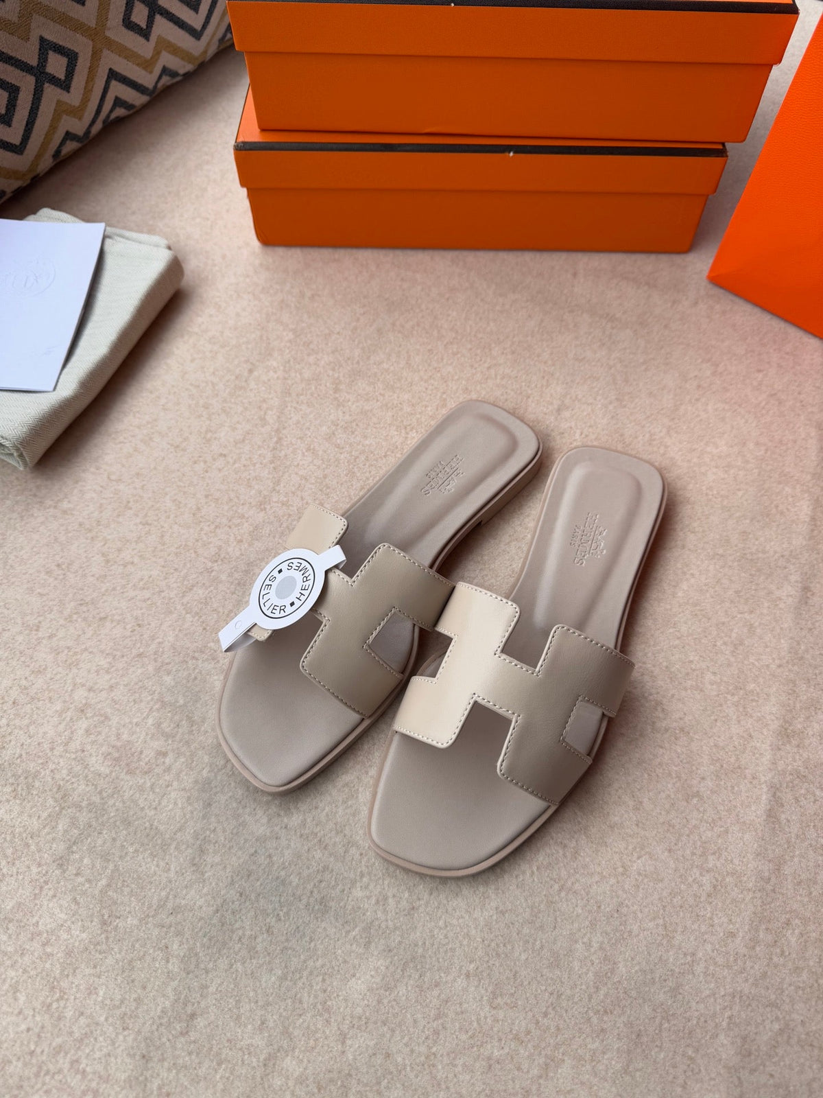 0RAN SANDALS IN KHAKI BROWN CALFSKIN