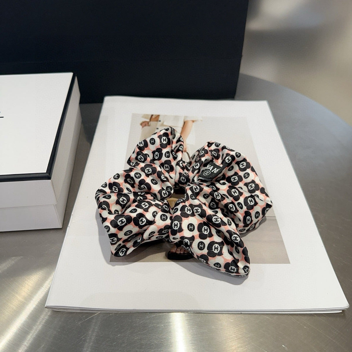 CHANEL 26S SCRUNCHIE HAIR TIE IN MULTICOLOR PREMIUM SILK 505306