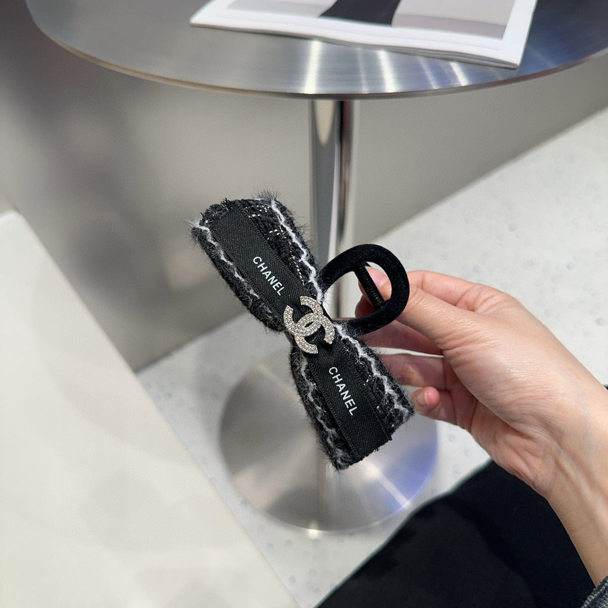 CHANEL 26S HAIR CLIP IN BLACK TWEED 512091