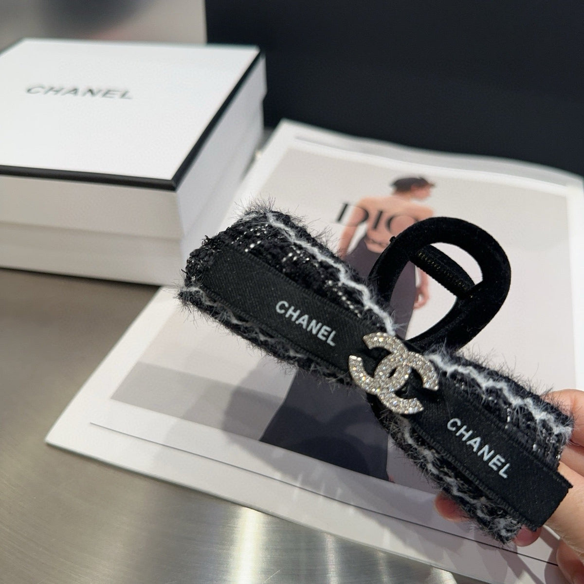 CHANEL 26S HAIR CLIP IN BLACK TWEED 512091