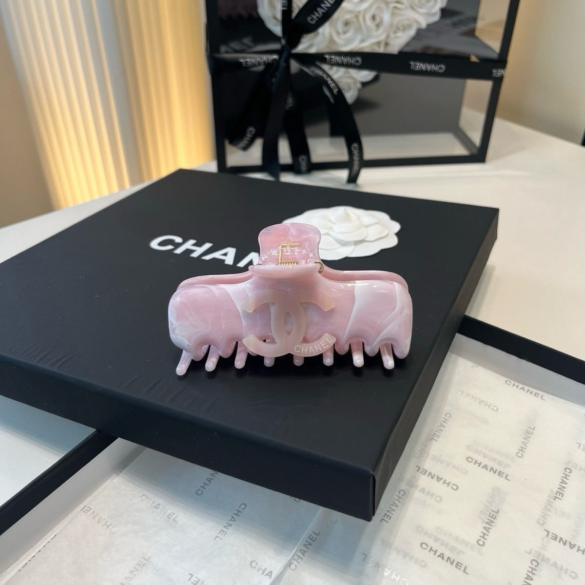 CHANEL 26S CLAW HAIR CLIP IN PINK ACRYLIC 503112