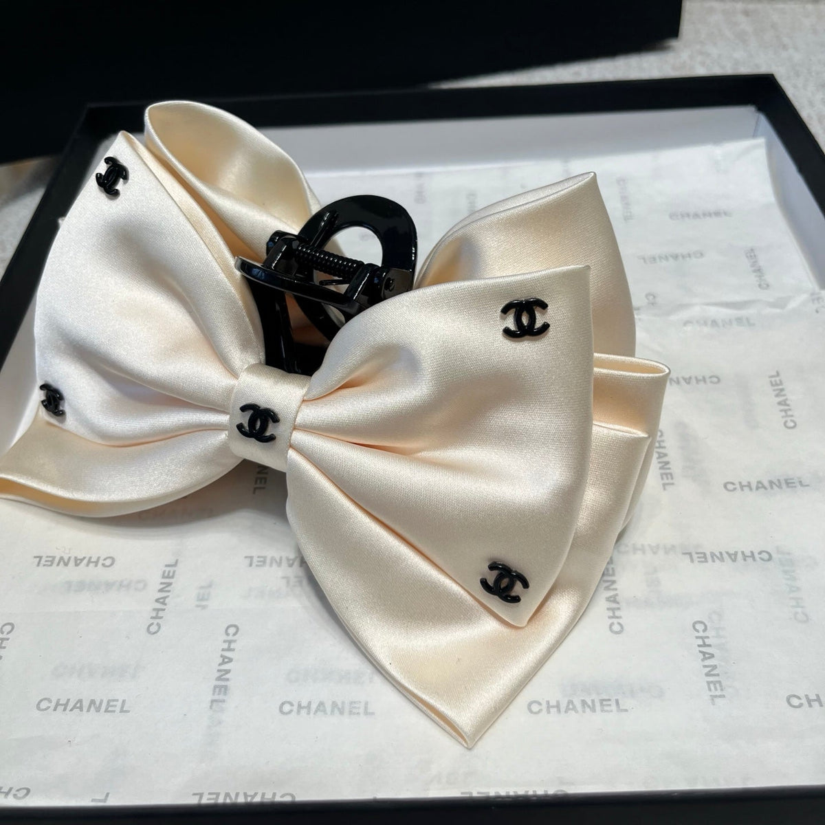 CHANEL 26S BOW HAIR CLIP IN WHITE RIBBON 512127