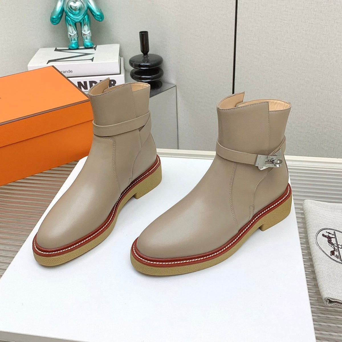 BOTINES HISTORY BOOTS IN DESERT BROWN CALFSKIN