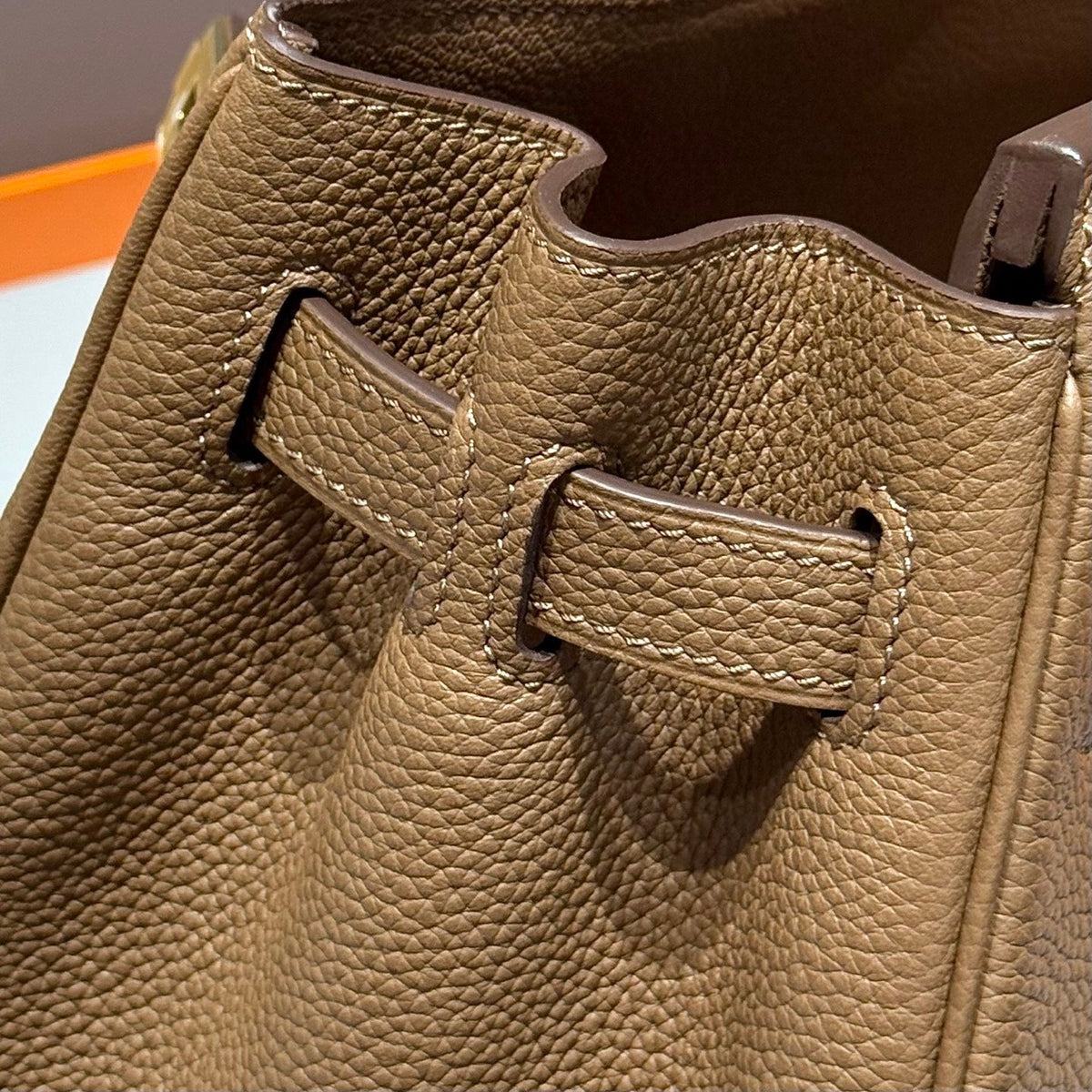 25S HERMES BIRKIN 30 IN COFFEE CALFSKIN GOLD HARDWARE
