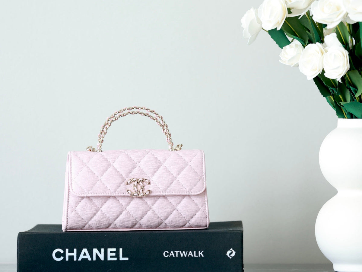 CHANEL 25S KELLY IN PASTEL PINK LAMBSKIN WITH GOLD HARDWARE