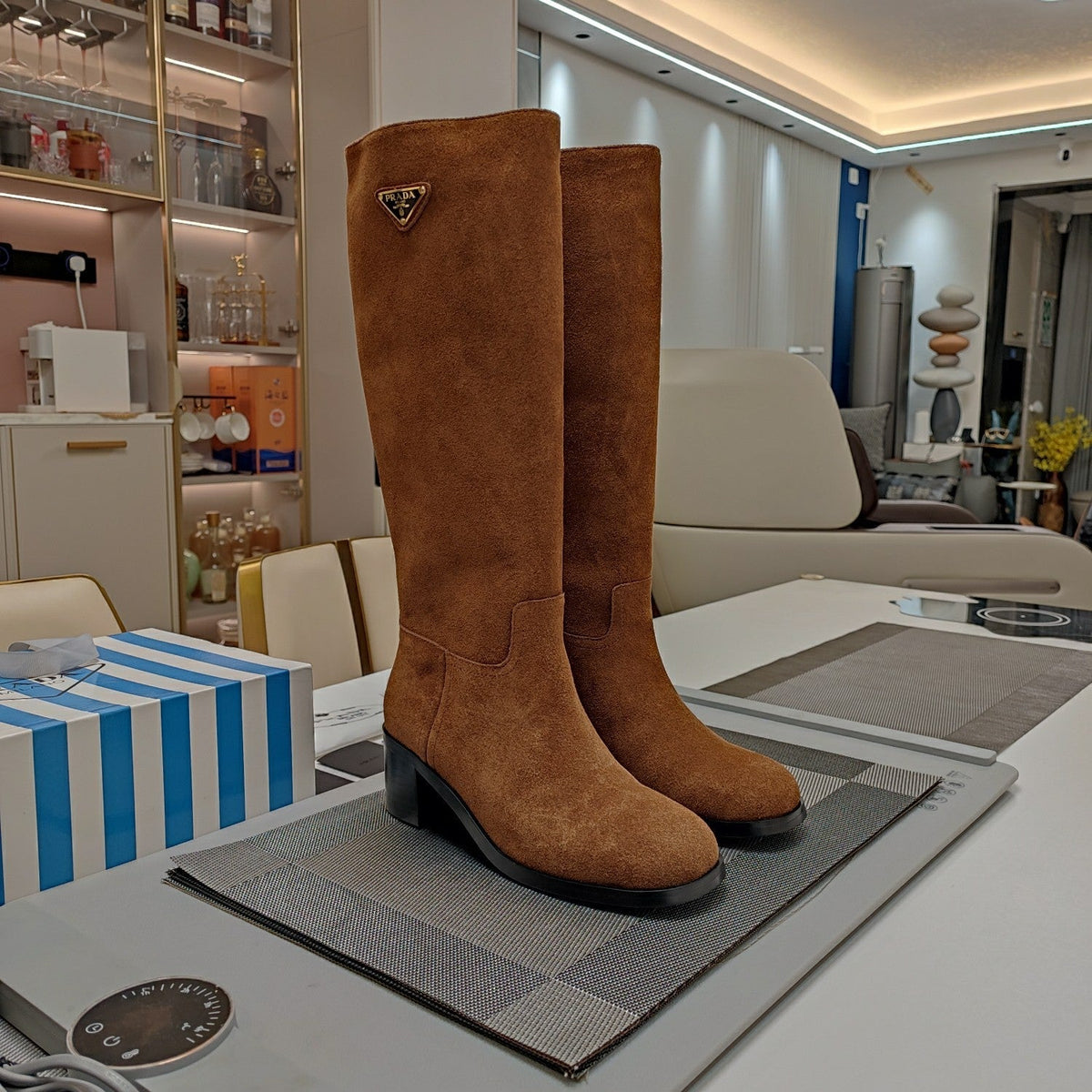 KNEE BOOTS WITH TRIANGLE LOGO IN CAMEL SUEDE