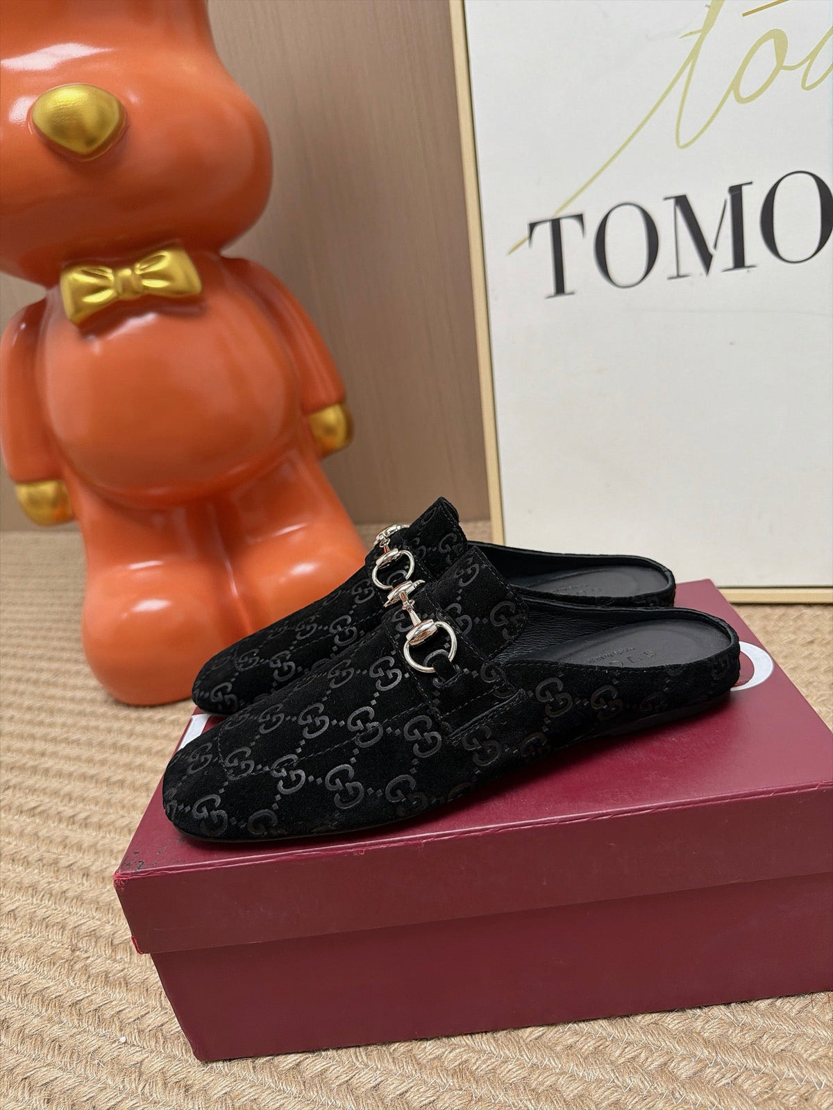 GUCCI 26S FLAT MULES IN BLACK GG EMBOSSED SUEDE