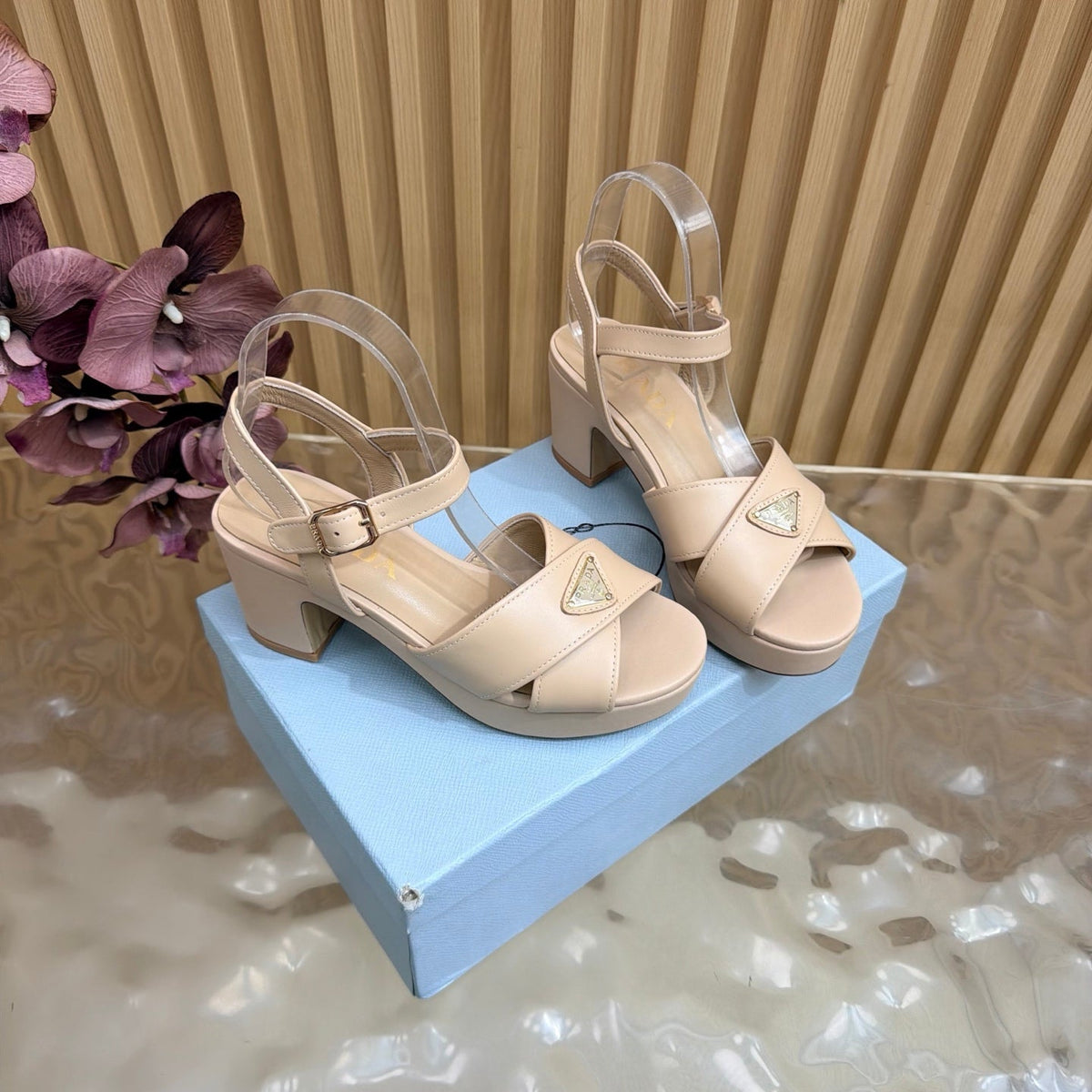 PRADA 26S BLOCK HEEL SANDALS 75 MM IN BEIGE CALFSKIN