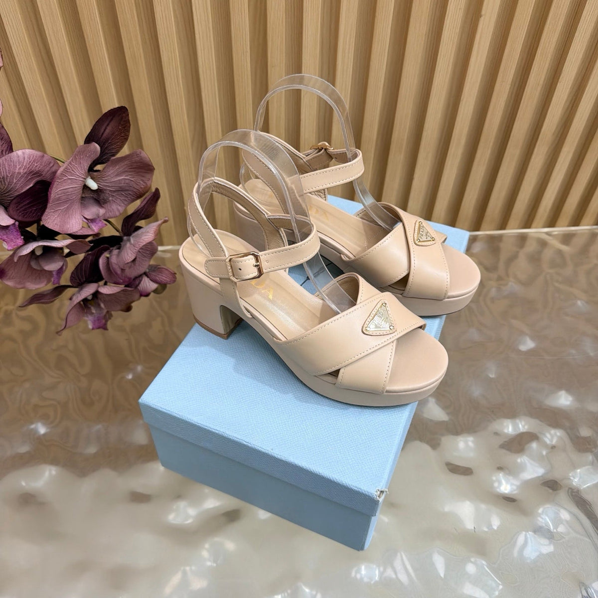 PRADA 26S BLOCK HEEL SANDALS 75 MM IN BEIGE CALFSKIN