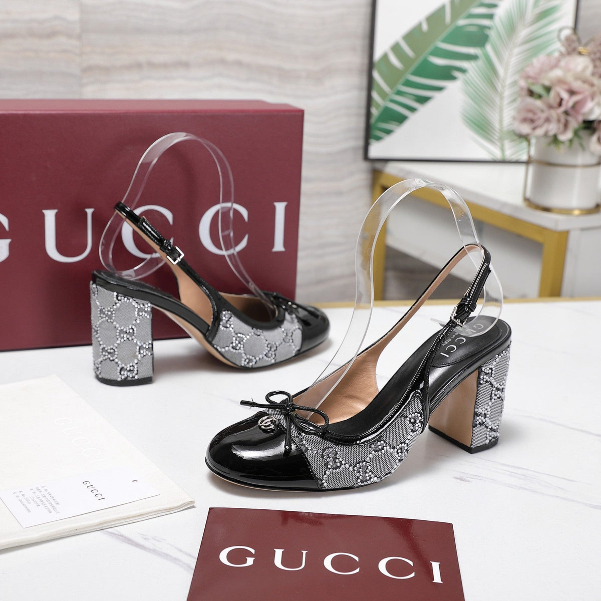 GUCCI 26S HEEL SLINGBACK PUMP 80 MM IN BLACK CALFSKIN AND GREY CANVAS