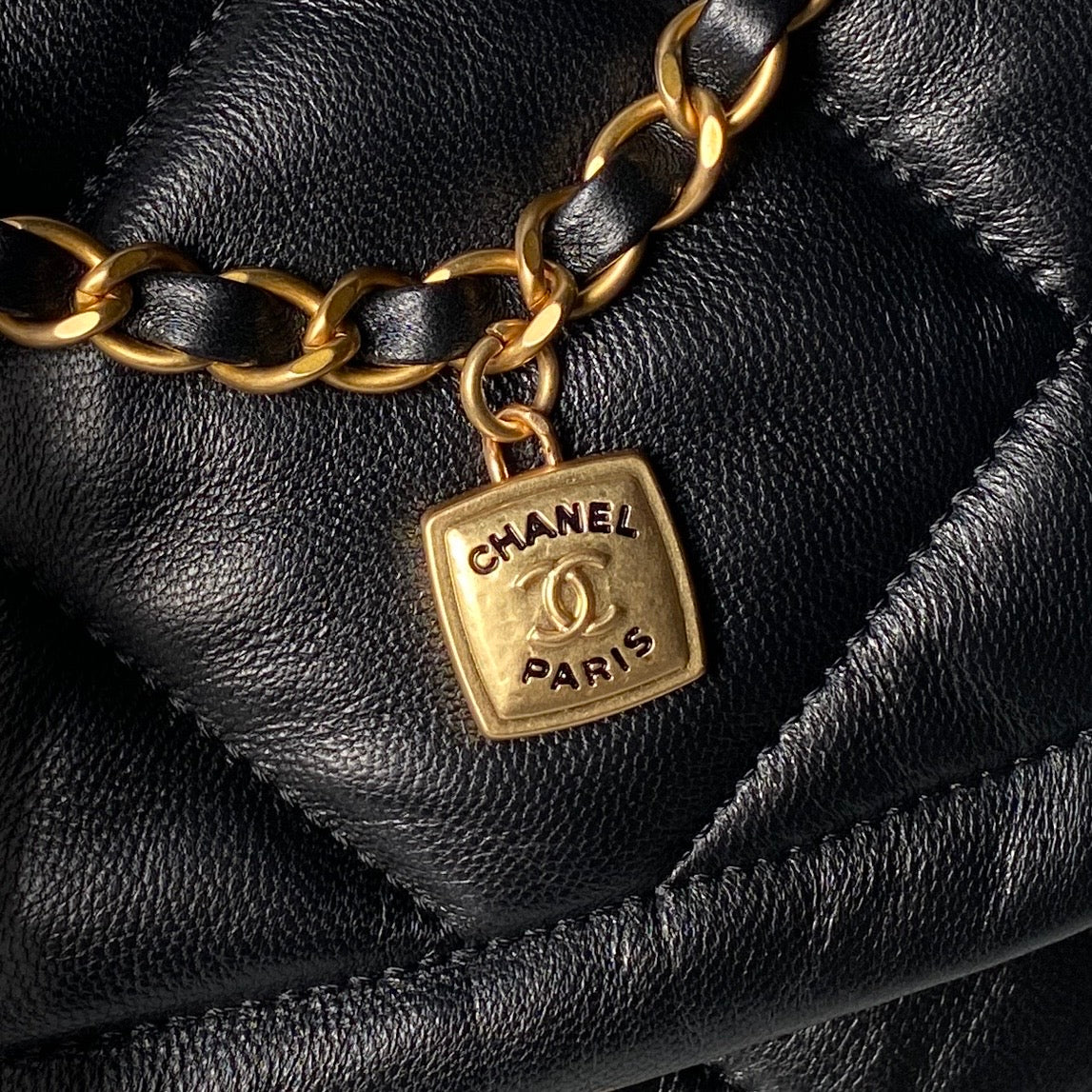CHANEL 25S FLAP BAG 45 IN BLACK LAMBSKIN WITH GOLD HARDWARE